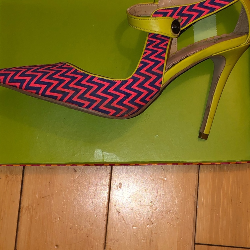 A Pop Statement Of Color Pumps ! - image 3